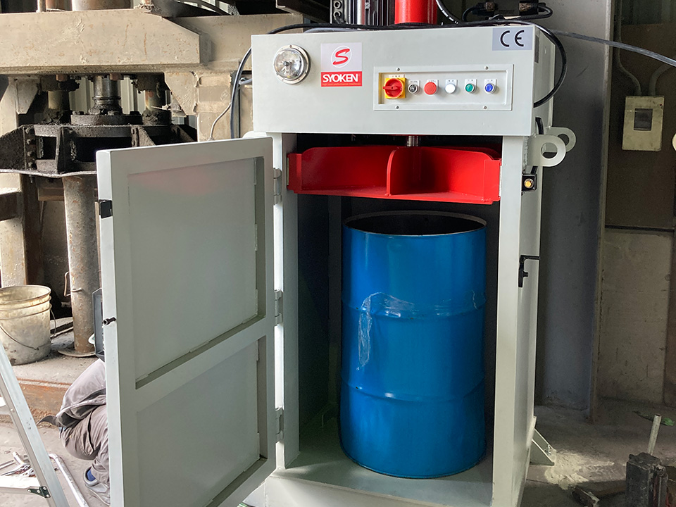 圧縮梱包機　EP　設置風景