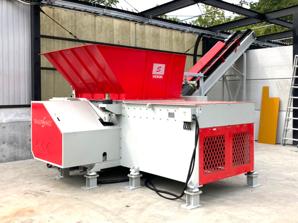 一軸破砕機 DS4080 + コンベア 設置風景