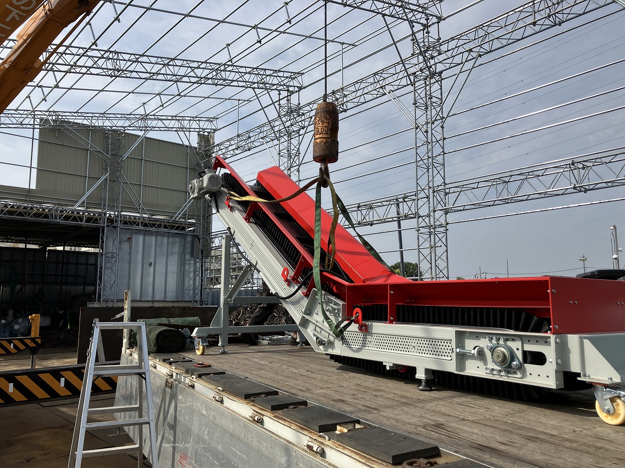 L型コンベア搬入の様子