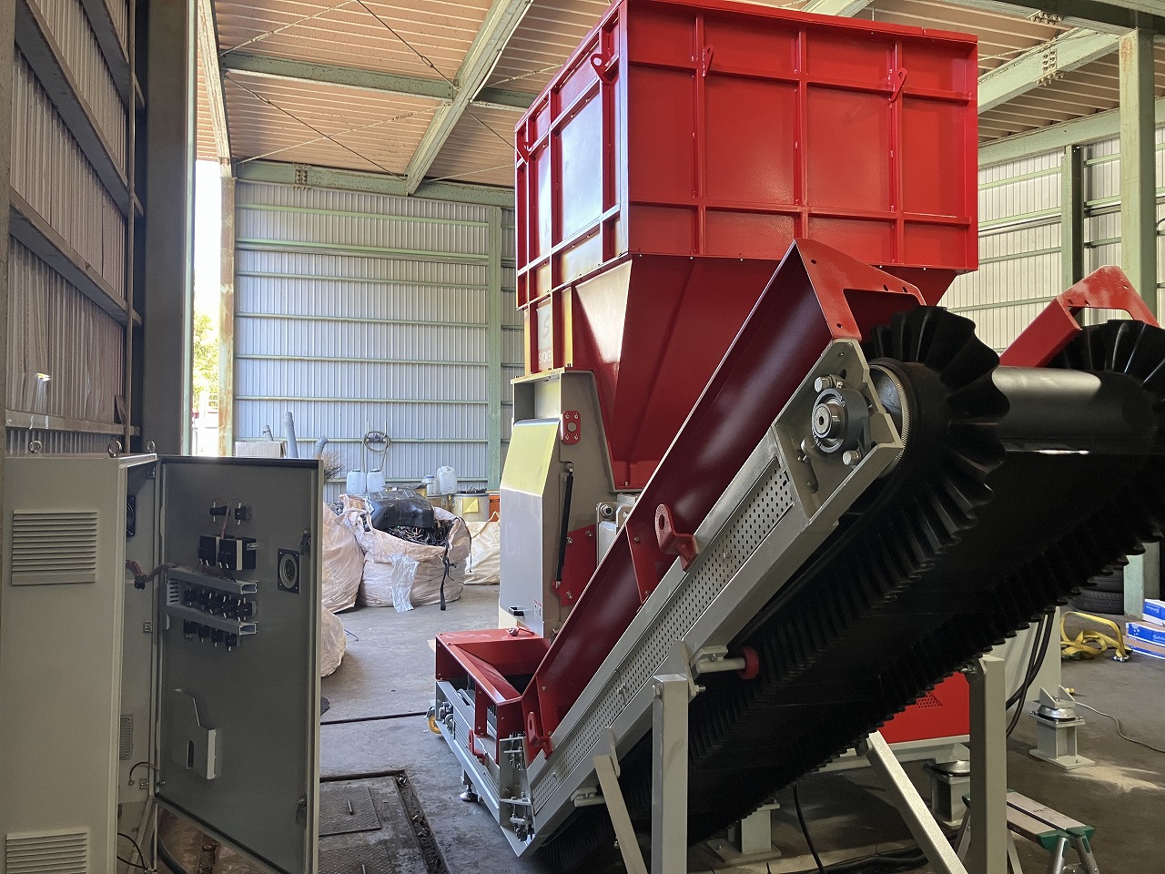 コンベア排出側から見たDS4080