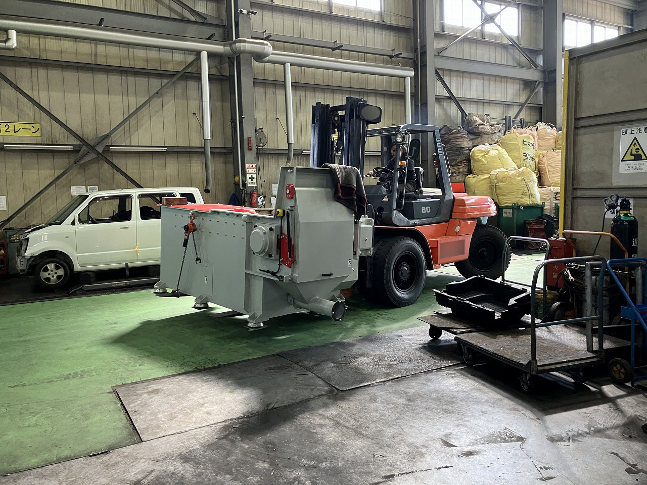 DS4080搬入の様子