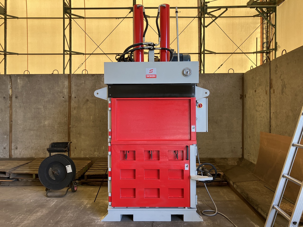 正面から見たEP60T