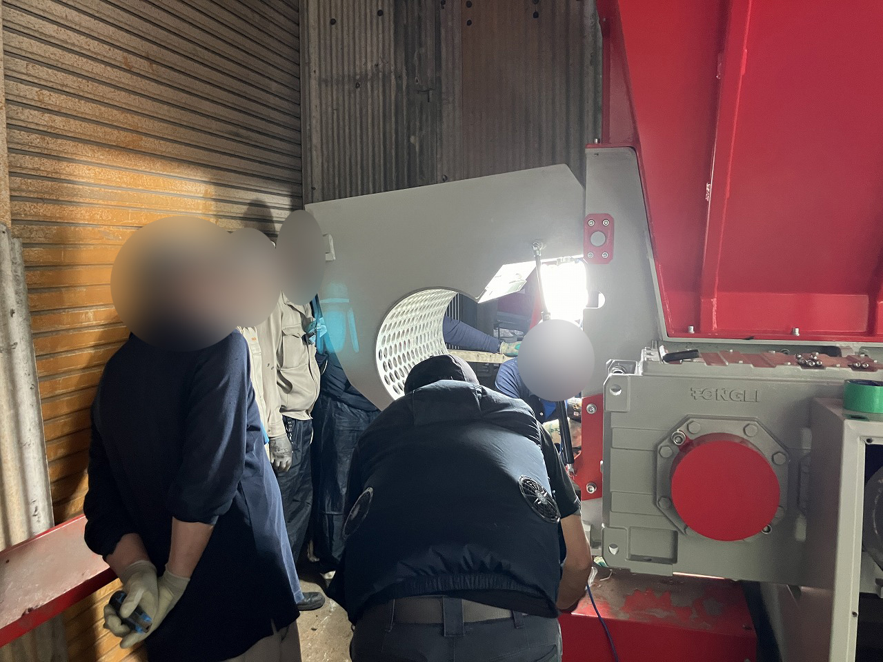 DS4080内部、説明の様子